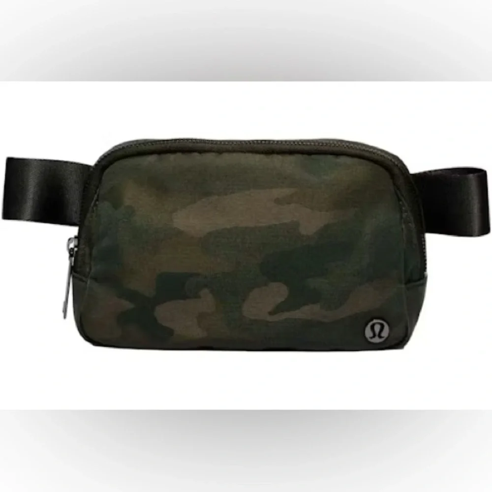 NWOT Lululemon Everywhere Belt Bag Green Camo Unisex - Picture 1 of 7